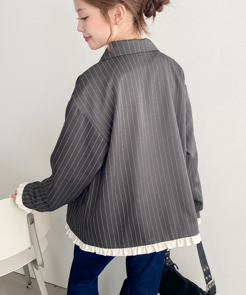 moment+(モーメントプラス)の「マットゴールド釦配色フリルピンストライプWテーラージャケット(テーラードジャケット・レディース・ネイビー/ベージュ/ブラック/チャコールグレー/ブラウン・M/L)」の13枚目の写真