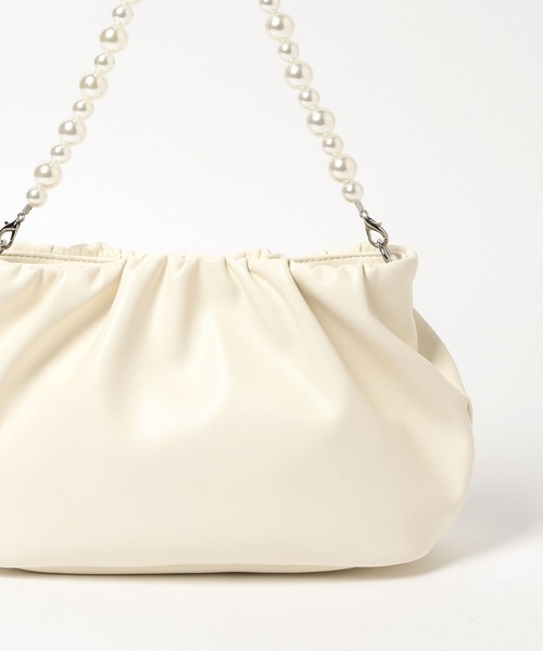 LEPSIM（レプシィム）の「【入卒式／セレモニー】パール2WAYバッグ　604308（ショルダーバッグ・レディース・ブラック/アイボリー・ONE SIZE）」の6枚目の写真