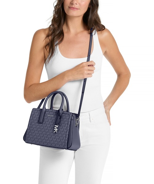 MICHAEL KORS（マイケルコース）の「LAILA サッチェル スモール - MKシグネチャー（ハンドバッグ・レディース・ブルー系・FREE）」の2枚目の写真