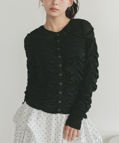 VANNIE U(ヴァニーユー)の「リングスナップシャーリングシアートップス / カーディガン(Tシャツ/カットソー・レディース・ブラック/ホワイト/ベージュ・FREE)」の15枚目の写真
