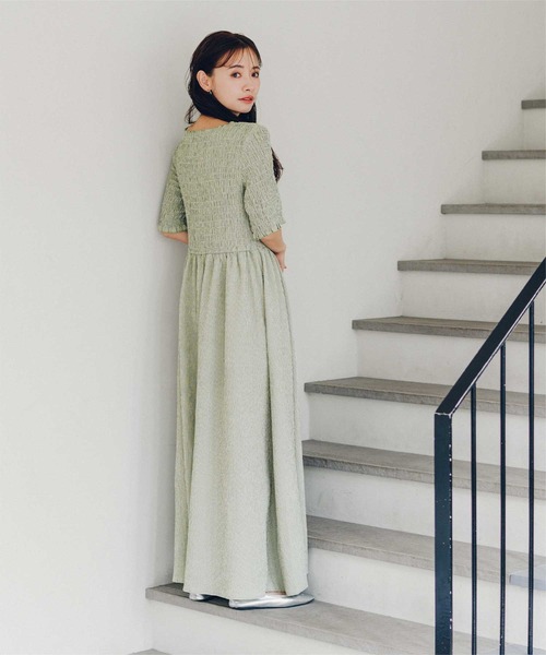 titivate(ティティベイト)の「シャーリングハーフスリーブワンピース(ワンピース・レディース・レッド/ブラック/ライトグリーン・S/M/MT/L)」の15枚目の写真
