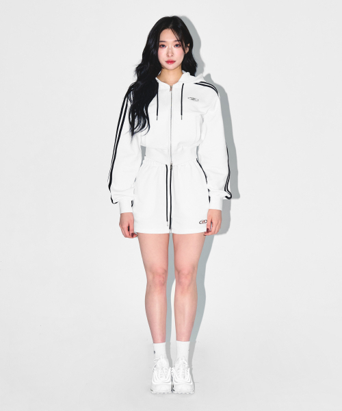 BORN TO WIN（ボーントゥウィン）の「W CHROME B TRACK LINE SHORTS [WHITE]（その他パンツ・レディース・その他・1/2）」の5枚目の写真