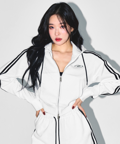 BORN TO WIN（ボーントゥウィン）の「W CHROME B TRACK LINE SHORTS [WHITE]（その他パンツ・レディース・その他・1/2）」の7枚目の写真