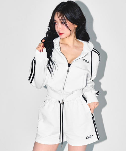 BORN TO WIN（ボーントゥウィン）の「W CHROME B TRACK LINE SHORTS [WHITE]（その他パンツ・レディース・その他・1/2）」の8枚目の写真