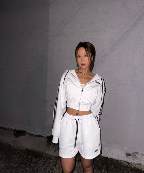 BORN TO WIN（ボーントゥウィン）の「W CHROME B TRACK LINE SHORTS [WHITE]（その他パンツ・レディース・その他・1/2）」の3枚目の写真