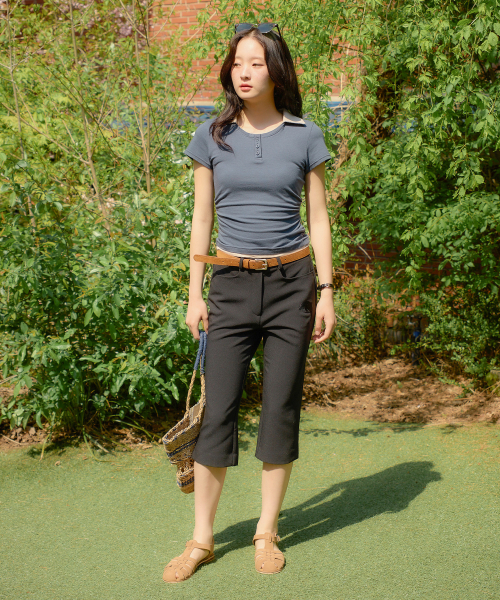 SALON DE YOHN(サロンドヨーン)の「Collar Point Slim Fit T_ Navy(Tシャツ/カットソー・レディース・その他・SMALL/MEDIUM)」の2枚目の写真