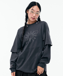 TUOMIO（トゥオミオ）の「STAR STUD LAYERED LONG SLEEVES [CHARCOAL]（スウェット）」