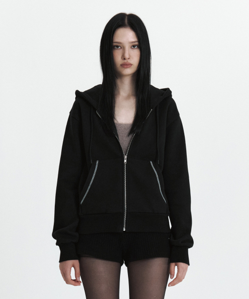 CURETTY(キュリティ)の「C VELVET LOGO FLEECE ZIP-UP HOODIE_BLACK(パーカー・レディース・ブラック・SMALL)」の2枚目の写真