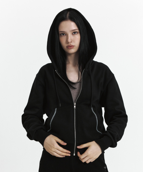 CURETTY(キュリティ)の「C VELVET LOGO FLEECE ZIP-UP HOODIE_BLACK(パーカー・レディース・ブラック・SMALL)」の4枚目の写真