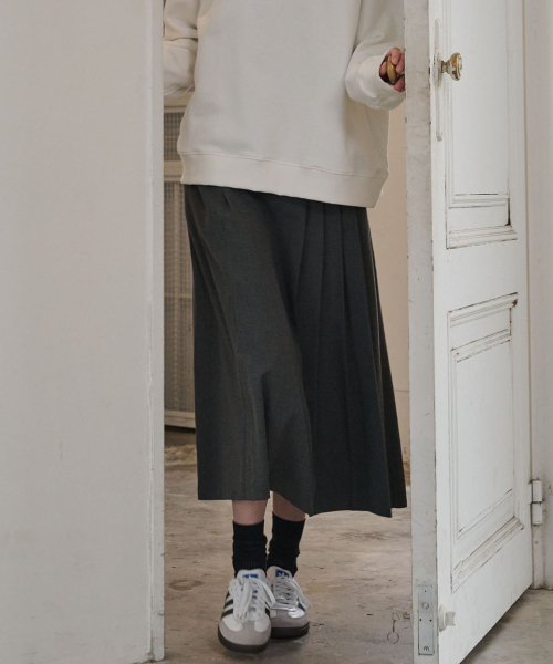 MALOUPE(マロップ)の「3108 ウールプリーツロングスカート(ダークグレー)(スカート・レディース・ダークグレー・30/26/28)」の4枚目の写真