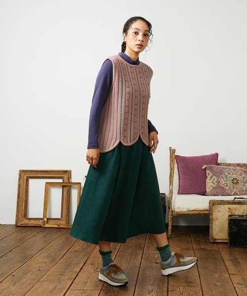 Jocomomola(ホコモモラ)の「Pradera ピーチ起毛タックスカート(スカート・レディース・グリーン/ベージュ・40)」の4枚目の写真
