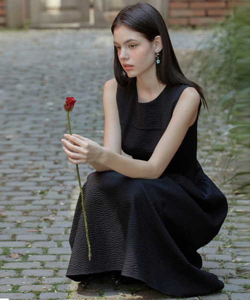 JULIY&CALLA(ジュリー&カラー)の「24SSジュリー29 シークレットガーデン アウラ シアサーカー ワンピース ブラック(ワンピース・レディース・その他・SMALL/MEDIUM)」の3枚目の写真