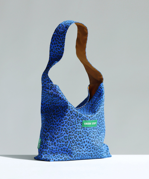 GREEN STUFF（グリーンスタッフ）の「seem full bag 62 - leopard blue（エコバッグ/サブバッグ・レディース・その他・FREE）」の2枚目の写真
