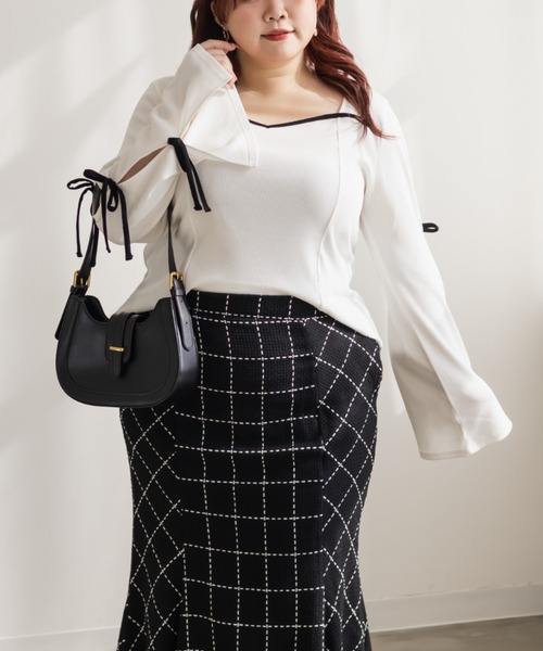 CLETTE(クレット)の「CLETTEオリジナル袖リボンハートネックカットソー(Tシャツ/カットソー・レディース・オフホワイト/ブラック・LL/4L/3L)」の2枚目の写真