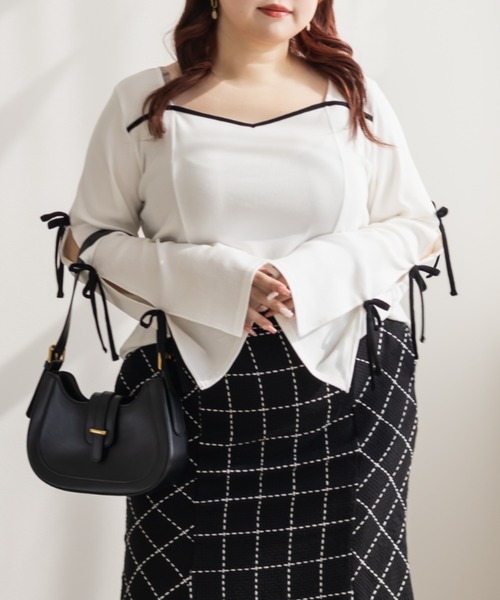 CLETTE(クレット)の「CLETTEオリジナル袖リボンハートネックカットソー(Tシャツ/カットソー・レディース・オフホワイト/ブラック・LL/4L/3L)」の3枚目の写真