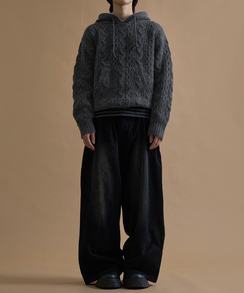 epnok（エプノック）の「ケーブルルーズニットパーカー（パーカー・メンズ・グレイッシュベージュ/チャコールグレー/ダークブラウン/ボルドー・SMALL/MEDIUM/LARGE）」の16枚目の写真