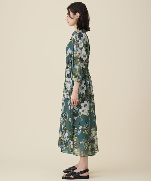 自由区(ジユウク)の「ボタニカルプリント ワンピース(シャツワンピース・レディース・ピーコックグリーン系6/ベージュ系6・32)」の8枚目の写真