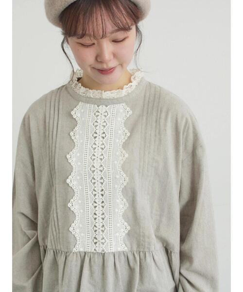 Samansa Mos2(サマンサ モスモス)の「前立てレース切替ブラウス(シャツ/ブラウス・レディース・ベージュ/グレー/オフホワイト/ブラック・F)」の1枚目の写真