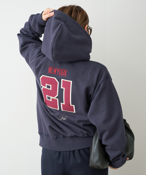Deuxieme Classe(ドゥーズィエムクラス)の「BTN 21 Hoodie スウェット(パーカー・レディース・ネイビー・FREE)」の13枚目の写真