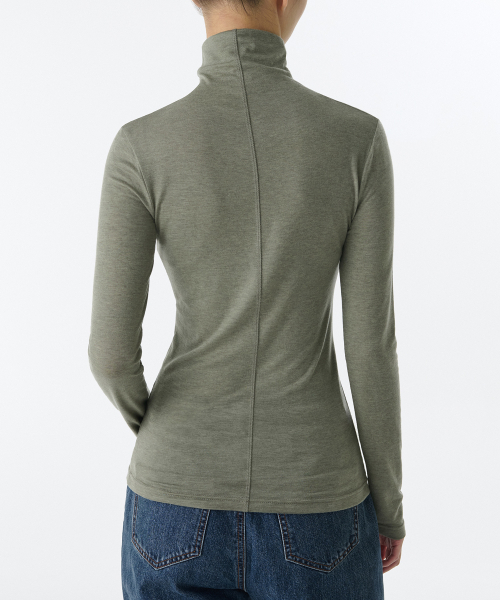 MUSINSA STANDARD WOMAN（ムシンサスタンダードウーマン）の「ウィメンズウールテンセルスリムタートルネック長袖Tシャツ[セージ]（Tシャツ/カットソー・レディース・その他・X-SMALL/SMALL/MEDIUM/LARGE）」の5枚目の写真