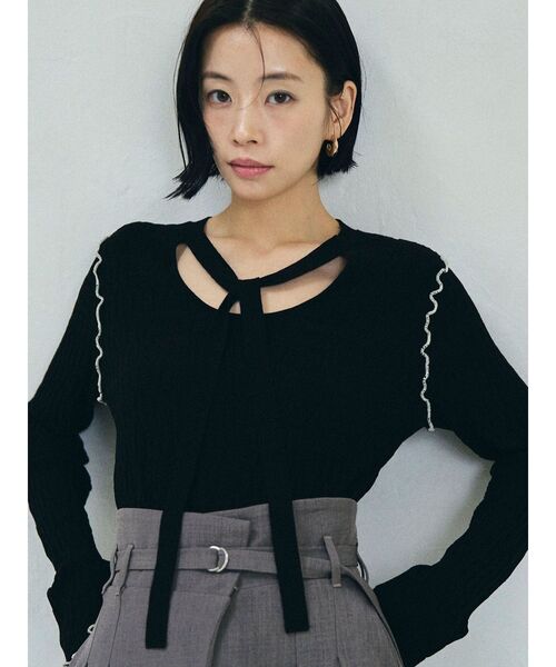 LAGUNAMOON（ラグナムーン）の「デザインリブボウタイニットプルオーバー（ニット/セーター・レディース・ブラック/ブラウン/ブルー・FREE）」の2枚目の写真