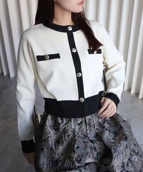 YENNA（イェンナ）の「【 2026 SS 新作 】金釦コンパクトカーディガン（カーディガン/ボレロ・レディース・ブラック/ホワイト×ブラック/アイボリー/ネイビー/ブラウン/ブラック×ホワイト/グレイッシュベージュ・FREE）」の3枚目の写真