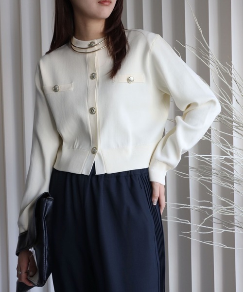 YENNA（イェンナ）の「【 2026 SS 新作 】金釦コンパクトカーディガン（カーディガン/ボレロ・レディース・ブラック/ホワイト×ブラック/アイボリー/ネイビー/ブラウン/ブラック×ホワイト/グレイッシュベージュ・FREE）」の20枚目の写真