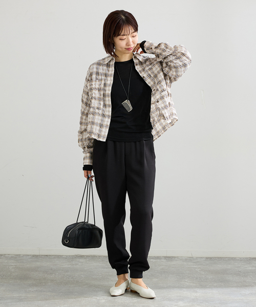 IENA（イエナ）の「《新色/追加》シャーリングチェックショートシャツ（シャツ/ブラウス・レディース・ブラック系その他/ブルー/ベージュ・FREE）」の5枚目の写真