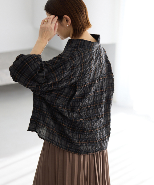 IENA（イエナ）の「《新色/追加》シャーリングチェックショートシャツ（シャツ/ブラウス・レディース・ブラック系その他/ブルー/ベージュ・FREE）」の11枚目の写真