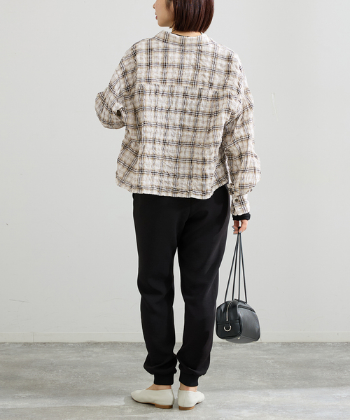 IENA（イエナ）の「《新色/追加》シャーリングチェックショートシャツ（シャツ/ブラウス・レディース・ブラック系その他/ブルー/ベージュ・FREE）」の20枚目の写真