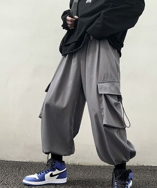 KELVIN(ケルヴァン)の「Cargo Tuck Jogger Pants カーゴ タック ジョガーパンツ(カーゴパンツ・メンズ・ブラック・MEDIUM/LARGE)」の2枚目の写真