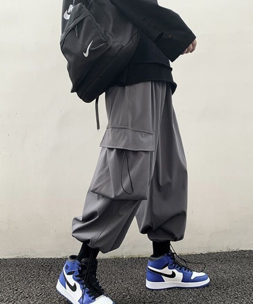 KELVIN(ケルヴァン)の「Cargo Tuck Jogger Pants カーゴ タック ジョガーパンツ(カーゴパンツ・メンズ・ブラック・MEDIUM/LARGE)」の3枚目の写真