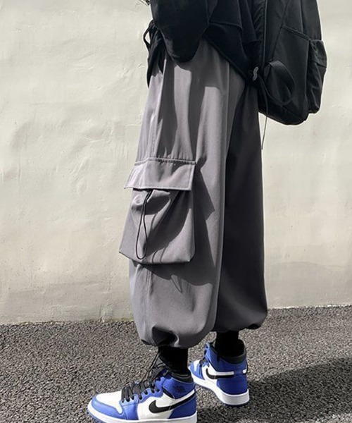 KELVIN(ケルヴァン)の「Cargo Tuck Jogger Pants カーゴ タック ジョガーパンツ(カーゴパンツ・メンズ・ブラック・MEDIUM/LARGE)」の4枚目の写真