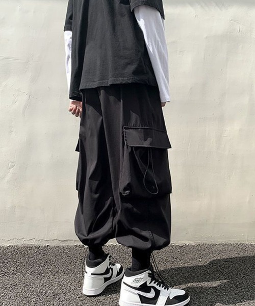 KELVIN(ケルヴァン)の「Cargo Tuck Jogger Pants カーゴ タック ジョガーパンツ(カーゴパンツ・メンズ・ブラック・MEDIUM/LARGE)」の13枚目の写真