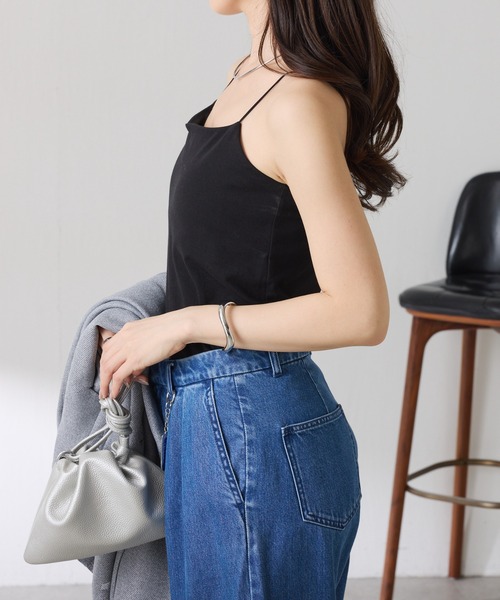 COLLAGE GALLARDAGALANTE(コラージュガリャルダガランテ)の「カップ付きキャミソール(キャミソール・レディース・ホワイト/ブラック・FREE)」の6枚目の写真