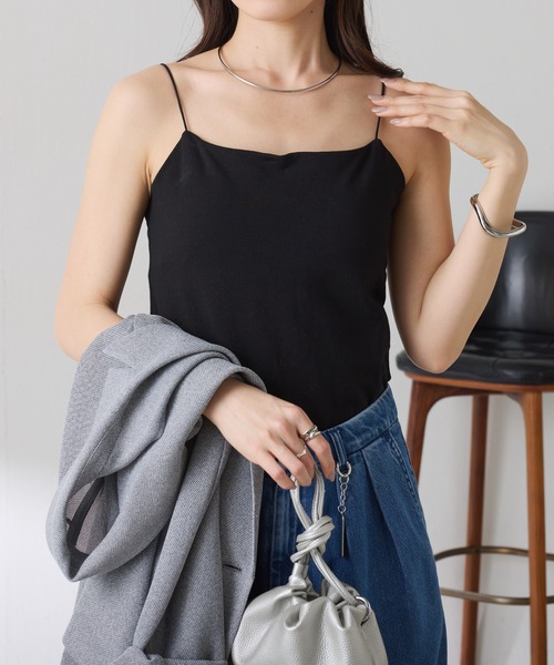 COLLAGE GALLARDAGALANTE(コラージュガリャルダガランテ)の「カップ付きキャミソール(キャミソール・レディース・ホワイト/ブラック・FREE)」の5枚目の写真