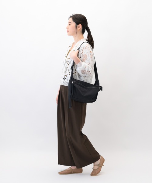 W&.Day/Night(ダブルアンド デイナイト)の「ショルダーバッグ キルッコ コレクション 6L ボトルホルダー 19143(ショルダーバッグ・レディース・ライトグレー系/ブラック・FREE)」の3枚目の写真