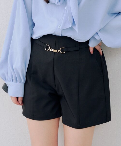 continuer de NICE CLAUP（コンティニューデナイスクラップ）の「ビット付ショートパンツ（その他パンツ・レディース・チャコールグレー/ブラック/ベージュ・FREE）」の2枚目の写真