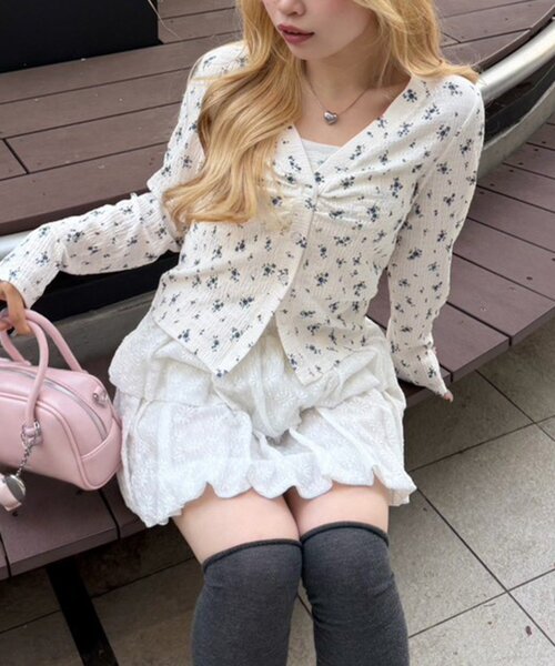 continuer de NICE CLAUP（コンティニューデナイスクラップ）の「花柄JQD×キャミSET（Tシャツ/カットソー・レディース・サックスブルー/ブラック/アイボリー/その他11・FREE）」の5枚目の写真