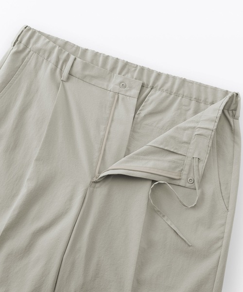 無印良品(ムジルシリョウヒン)の「紳士 風を通すタックテーパードパンツ(その他パンツ・メンズ・グレー/ブラック/ダークネイビー・S/M/L/XL)」の7枚目の写真