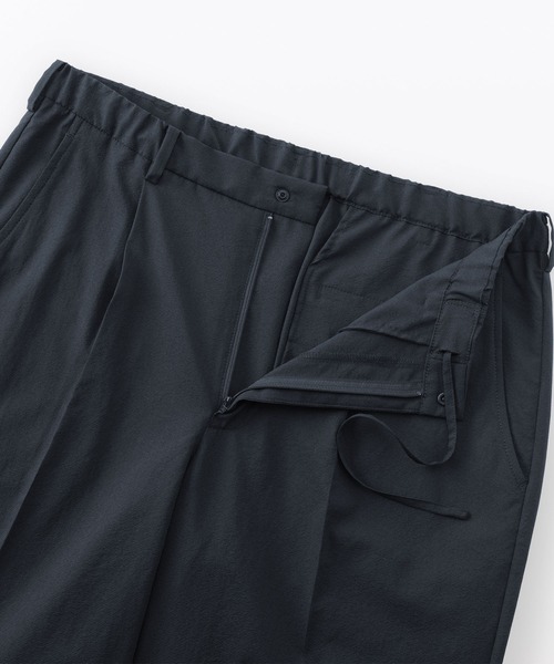 無印良品(ムジルシリョウヒン)の「紳士 風を通すタックテーパードパンツ(その他パンツ・メンズ・グレー/ブラック/ダークネイビー・S/M/L/XL)」の11枚目の写真
