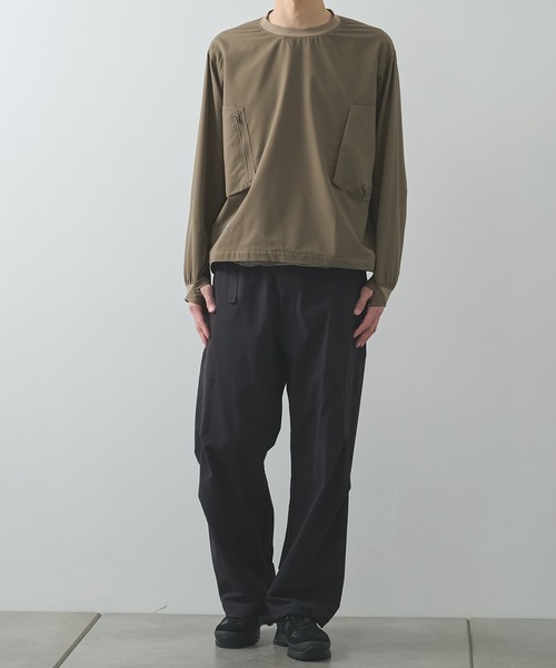 POLIQUANT(ポリクアント)の「【POLIQUANT/ポリクアント】THE DEFORMED L/S PULLOVER WITH UTILITY POCKETS(その他トップス・メンズ・カーキ/ブラック・2/1)」の12枚目の写真
