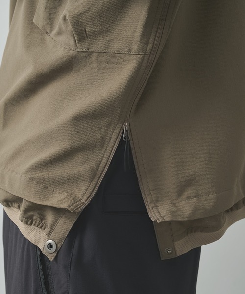 POLIQUANT(ポリクアント)の「【POLIQUANT/ポリクアント】THE DEFORMED L/S PULLOVER WITH UTILITY POCKETS(その他トップス・メンズ・カーキ/ブラック・2/1)」の16枚目の写真