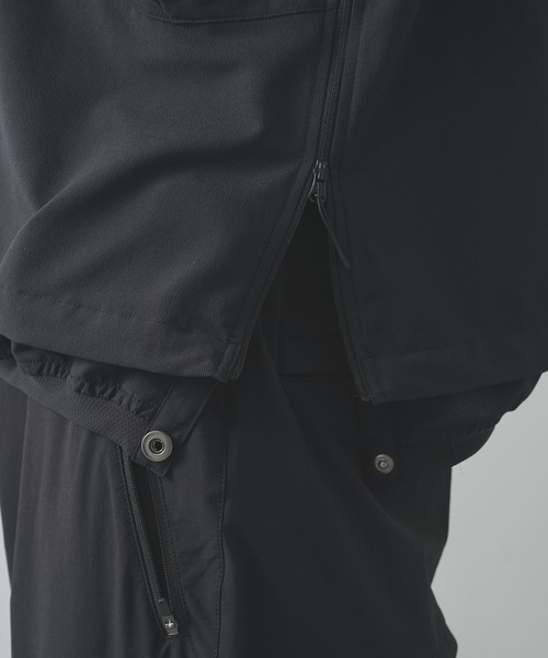 POLIQUANT(ポリクアント)の「【POLIQUANT/ポリクアント】THE DEFORMED L/S PULLOVER WITH UTILITY POCKETS(その他トップス・メンズ・カーキ/ブラック・2/1)」の8枚目の写真