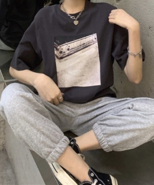 SHEPP（シープ）の「【26年春夏新作】オーバーサイズ フロントフォトプリント ビッグTシャツ（Tシャツ/カットソー・レディース・ホワイト/ベージュ/チャコール・L/M）」の2枚目の写真