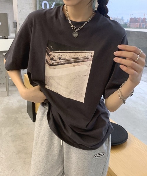 SHEPP（シープ）の「【26年春夏新作】オーバーサイズ フロントフォトプリント ビッグTシャツ（Tシャツ/カットソー・レディース・ホワイト/ベージュ/チャコール・L/M）」の10枚目の写真