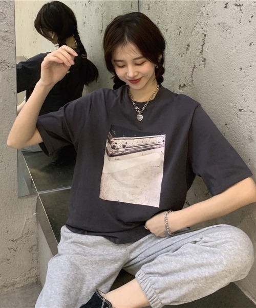 SHEPP（シープ）の「【26年春夏新作】オーバーサイズ フロントフォトプリント ビッグTシャツ（Tシャツ/カットソー・レディース・ホワイト/ベージュ/チャコール・L/M）」の8枚目の写真
