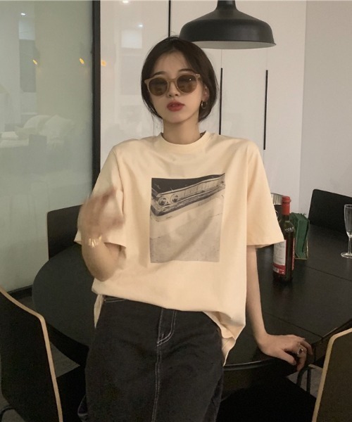 SHEPP（シープ）の「【26年春夏新作】オーバーサイズ フロントフォトプリント ビッグTシャツ（Tシャツ/カットソー・レディース・ホワイト/ベージュ/チャコール・L/M）」の21枚目の写真