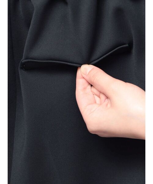 TONAL(トーナル)の「360°ストレッチスリムフレアパンツ(その他パンツ・レディース・ネイビー/ブラック/オフホワイト・MEDIUM/SMALL/LARGE)」の8枚目の写真