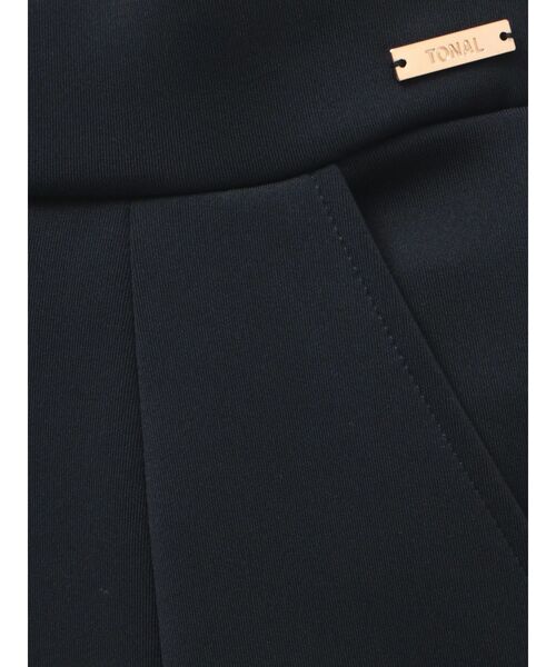 TONAL(トーナル)の「360°ストレッチスリムフレアパンツ(その他パンツ・レディース・ネイビー/ブラック/オフホワイト・MEDIUM/SMALL/LARGE)」の12枚目の写真